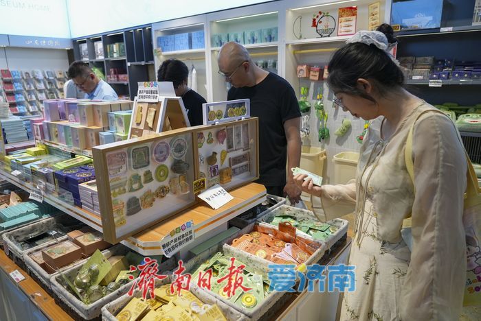 一年四季 泉在济南丨高温催热“文博游”，文创产品成消费新宠